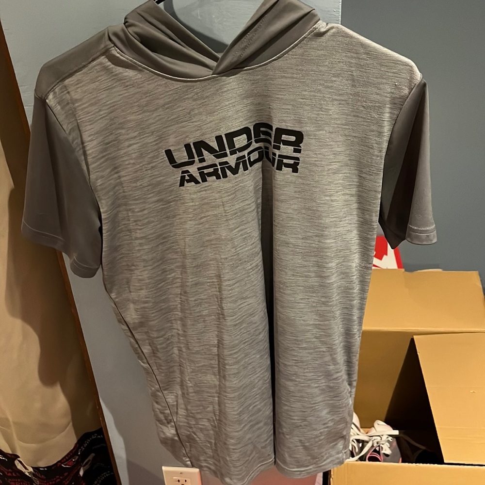 Under Armour Youth Extra Large Grey Hooded T-Shirt